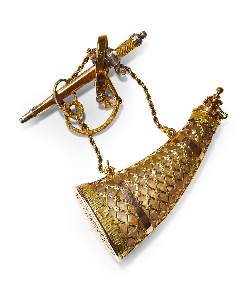 An unusual gold brooch