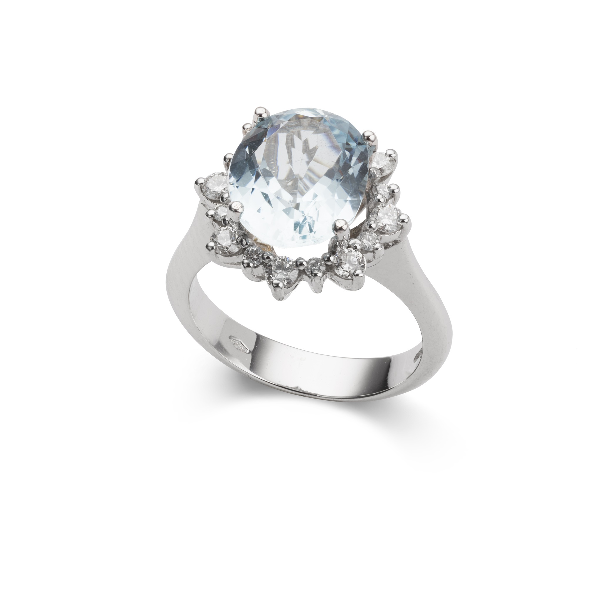 An aquamarine and diamond cluster ring