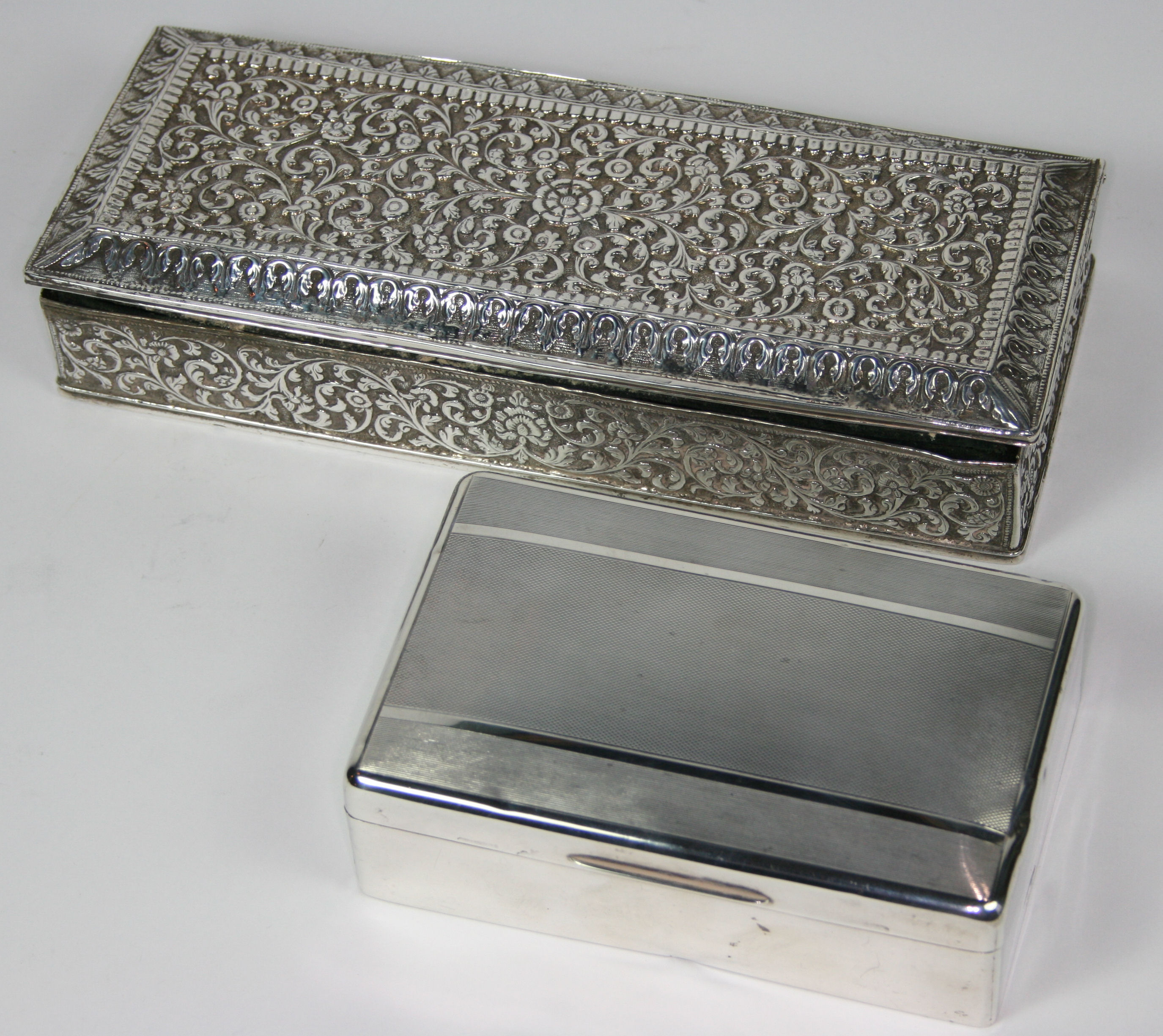 SILVER TABLE CIGARETTE BOX