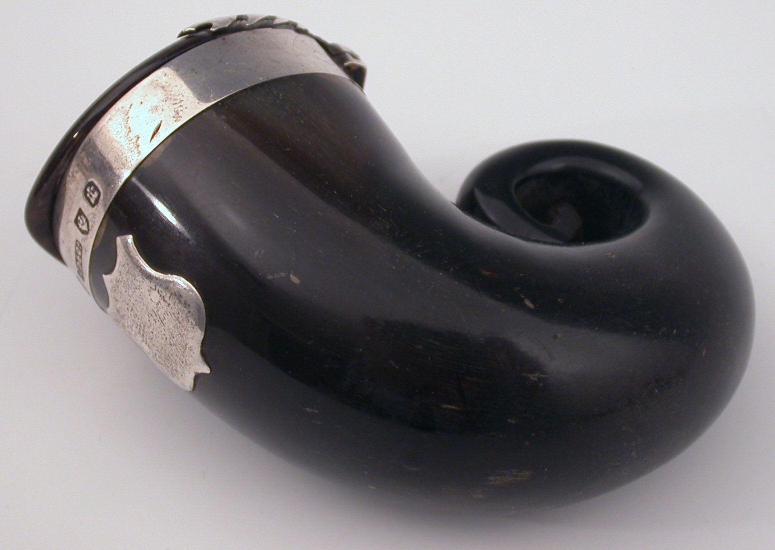 A Victorian silver mounted rams horn snuff mull