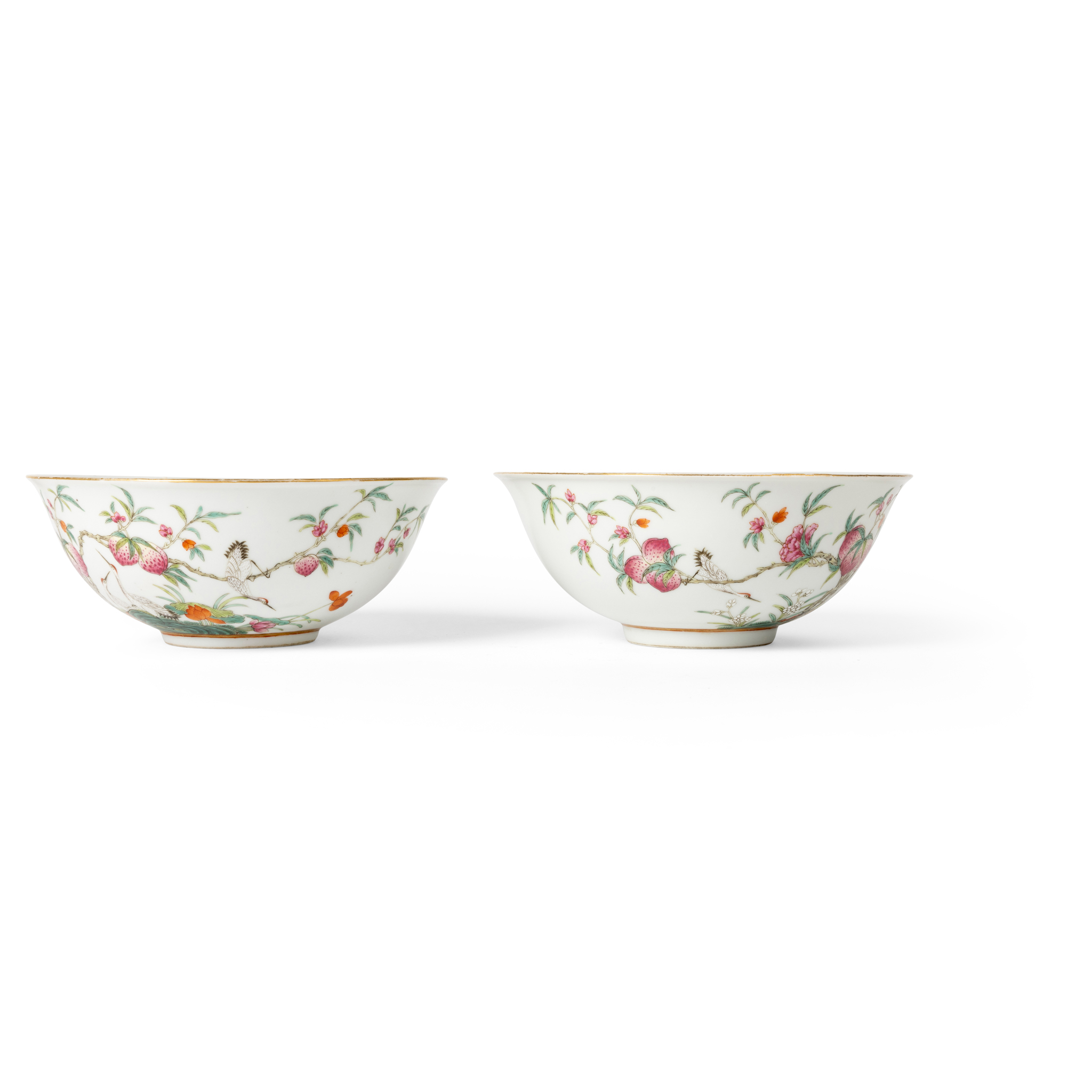 PAIR OF CHINESE FAMILLE ROSE 'CRANE' BOWLS