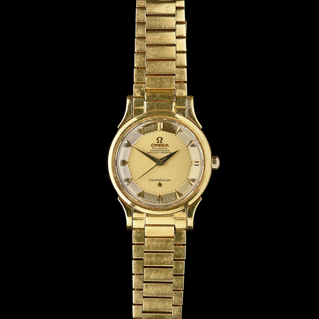 OMEGA - A gentleman's 18ct gold cased wrist watch