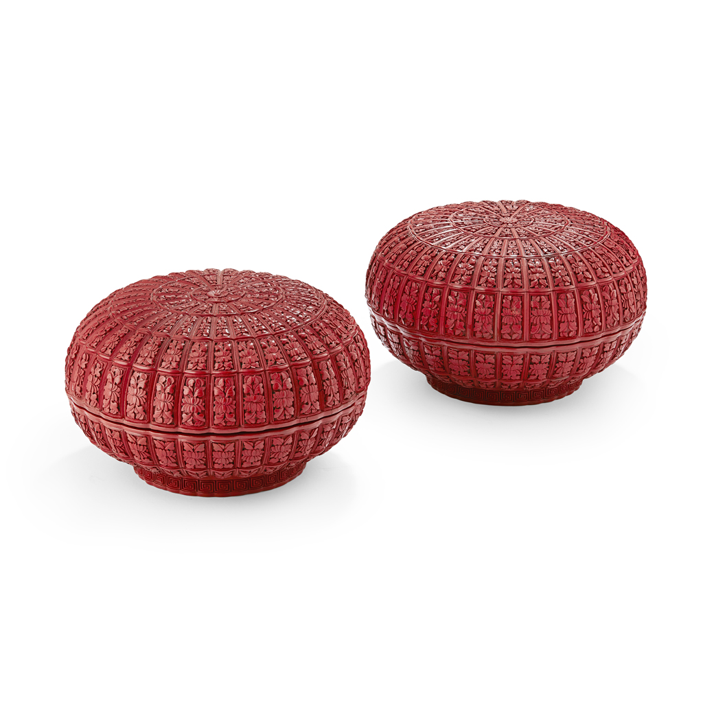 PAIR OF CARVED CINNABAR LACQUER 'CHRYSANTHEMUM' BOXES AND COVERS