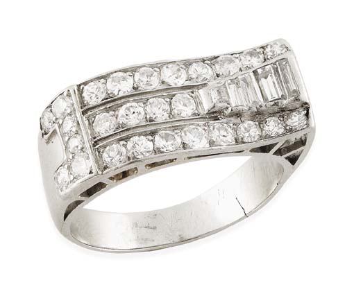 An Art Deco diamond set ring