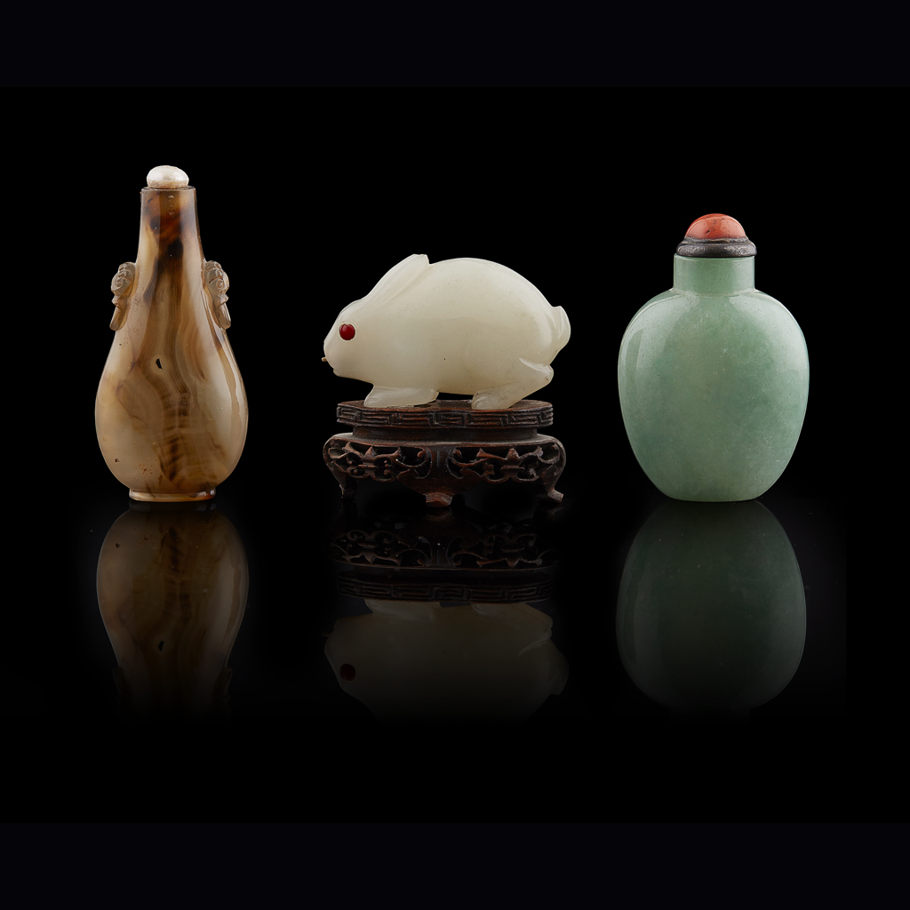 GROUP OF THREE SNUFF BOTTLES