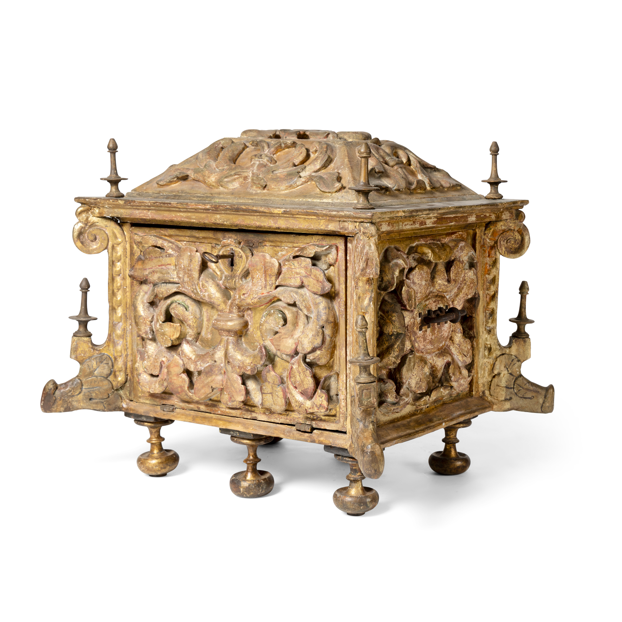 AN ITALIAN GILTWOOD AND GESSO CASKET RELIQUARY
