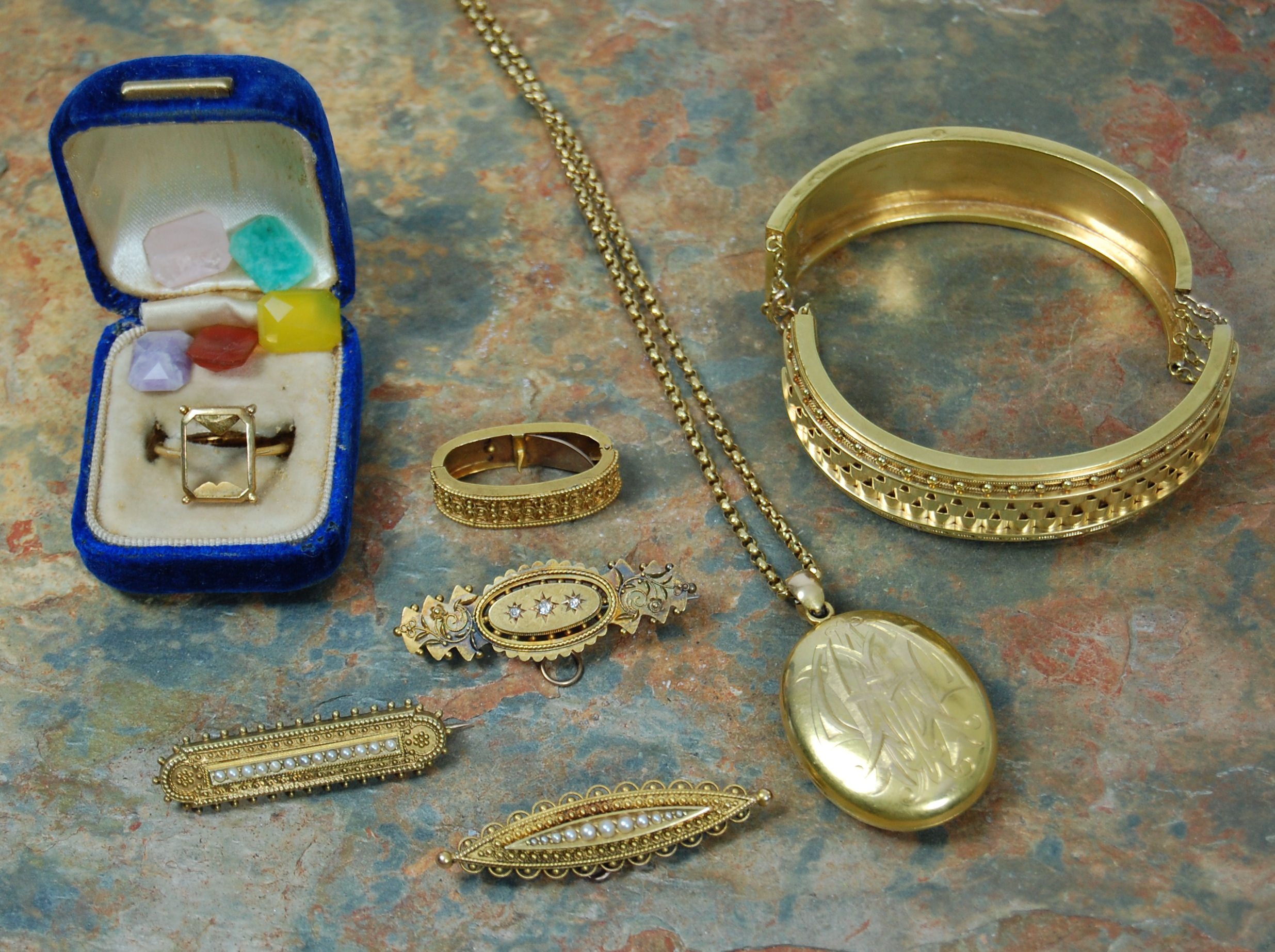 A collection of Victorian jewellery,