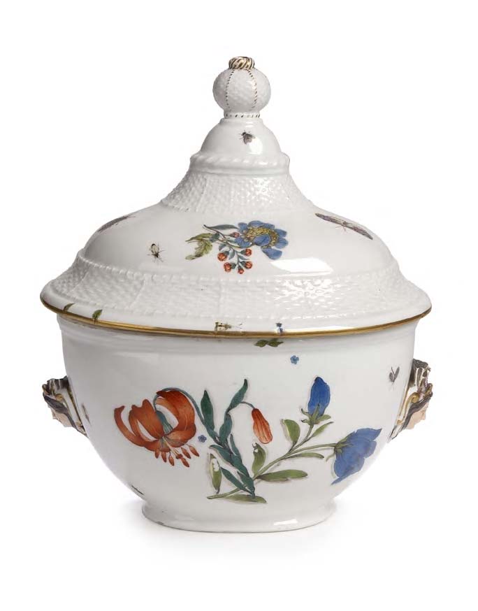 An 18th century oval Meissen tureen and cover, circa 1745,
