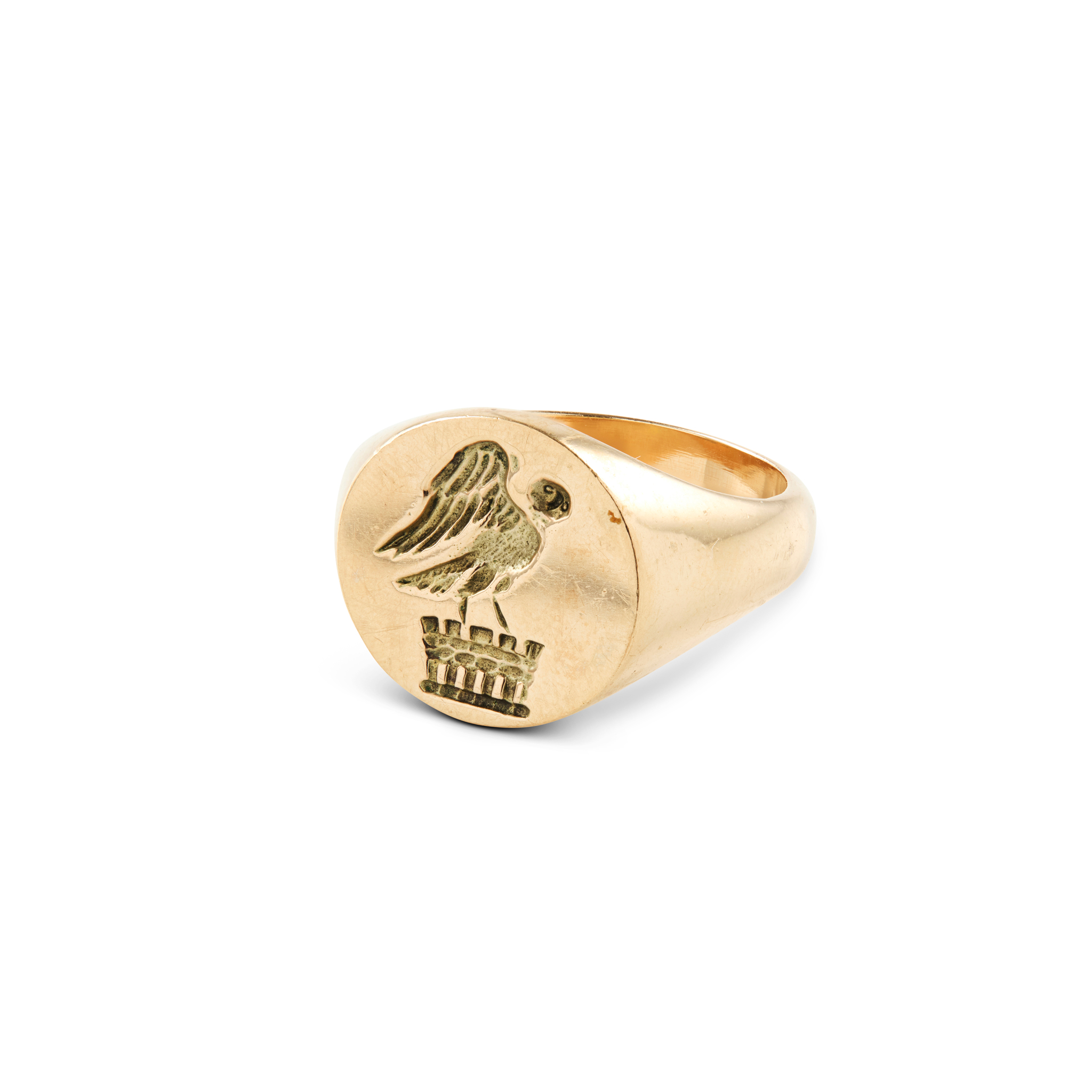 A 9CT GOLD SIGNET RING
