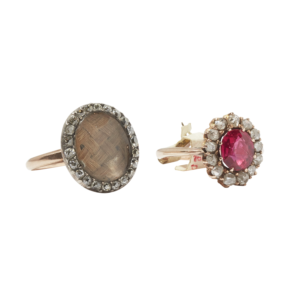 A diamond set momento mori ring