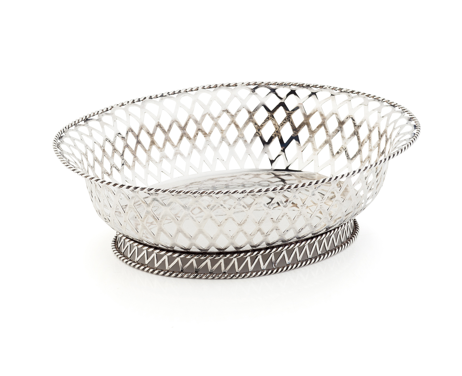 An Edwardian cake basket in the George I / II style