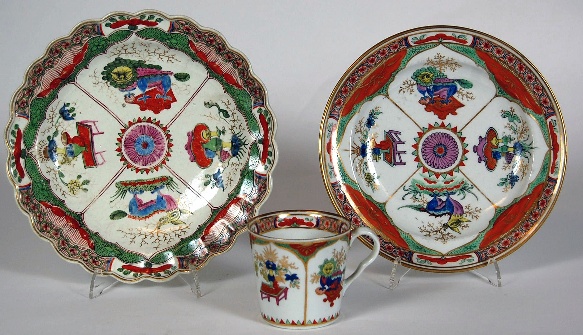 A first period Worcester 'Dragons in Compartments' or 'Bishop Sumner' pattern dish, circa 1770