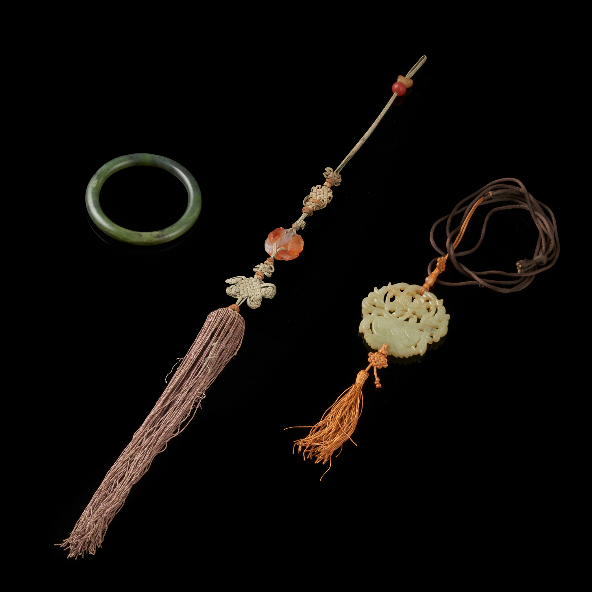 GROUP OF THREE JADE AND ARGATE ORNAMENTS