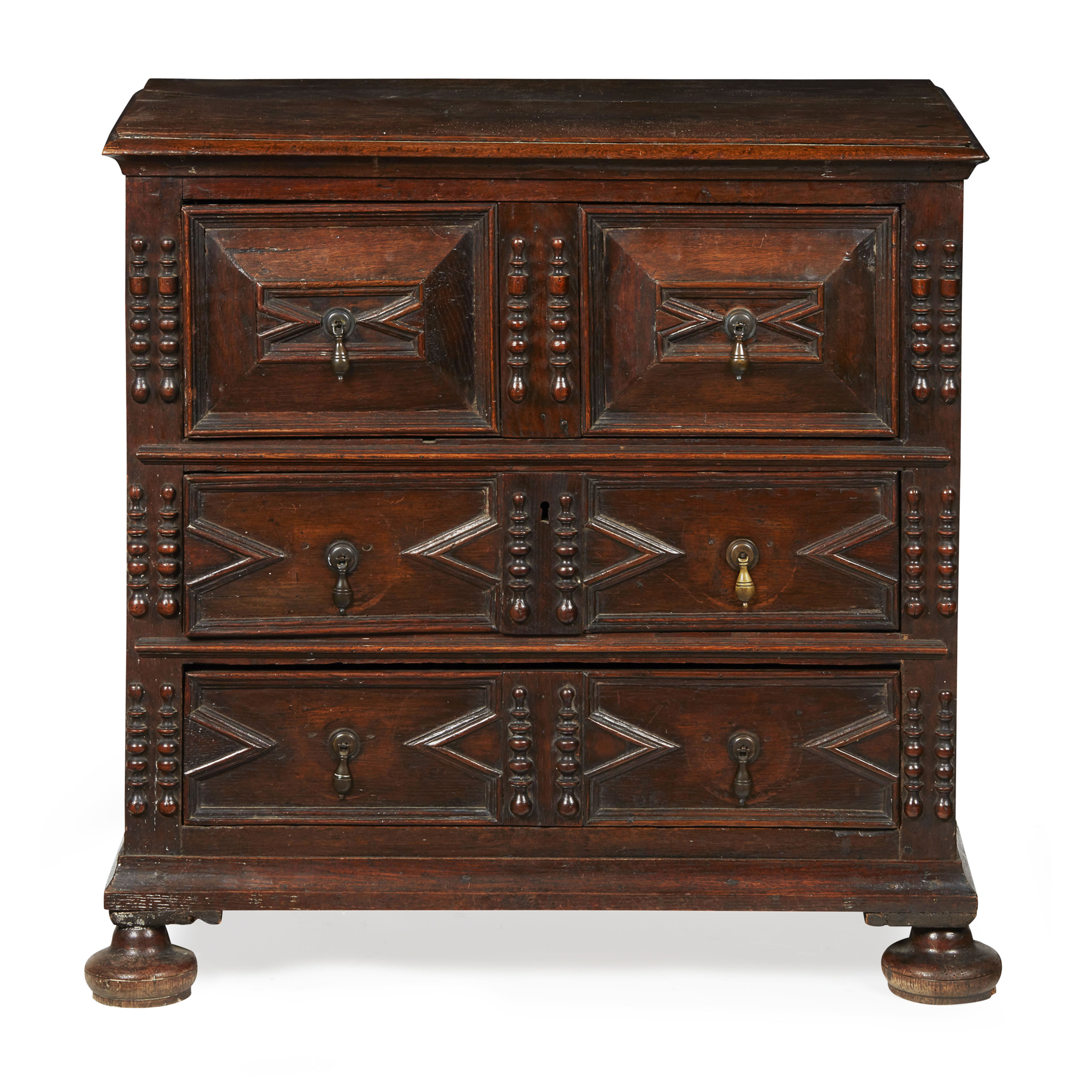 WILLIAM AND MARY OAK CHEST OF DRAWERS