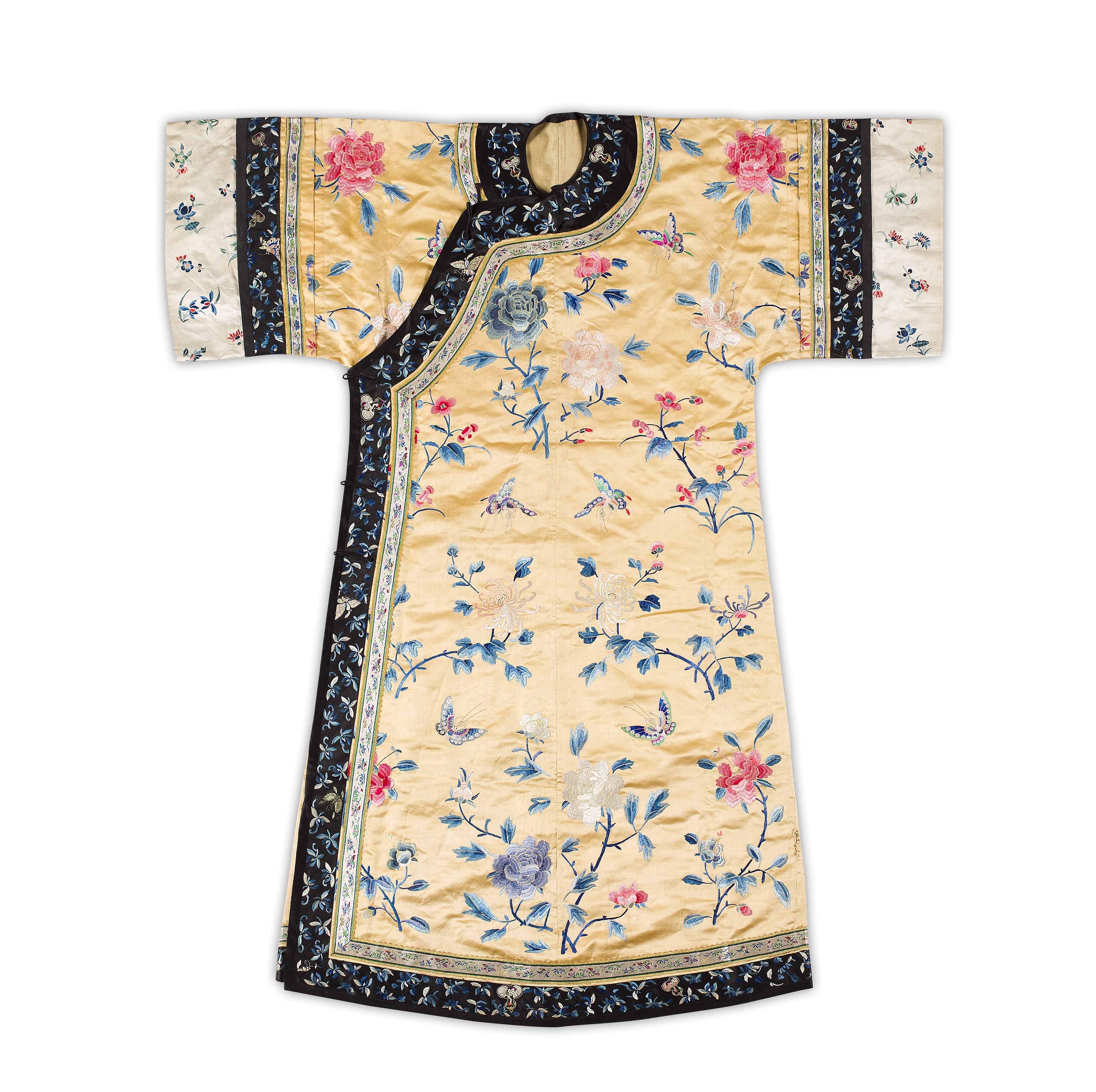 YELLOW-GROUND SILK-EMBROIDERED ROBE