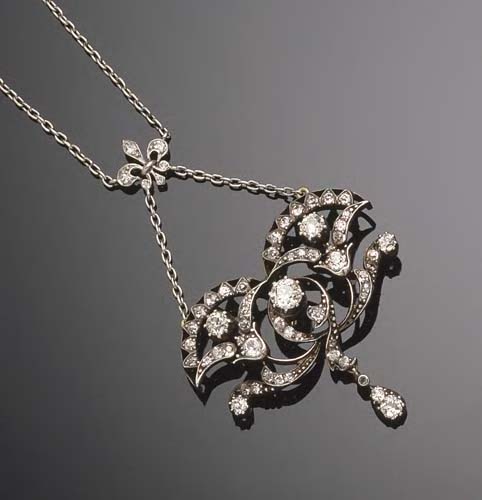 A Victorian diamond brooch/pendant,