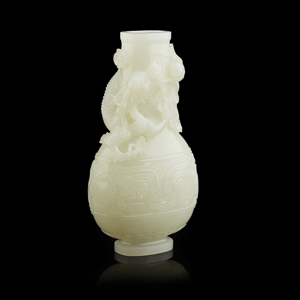 WHITE JADE 'DRAGON' VASE