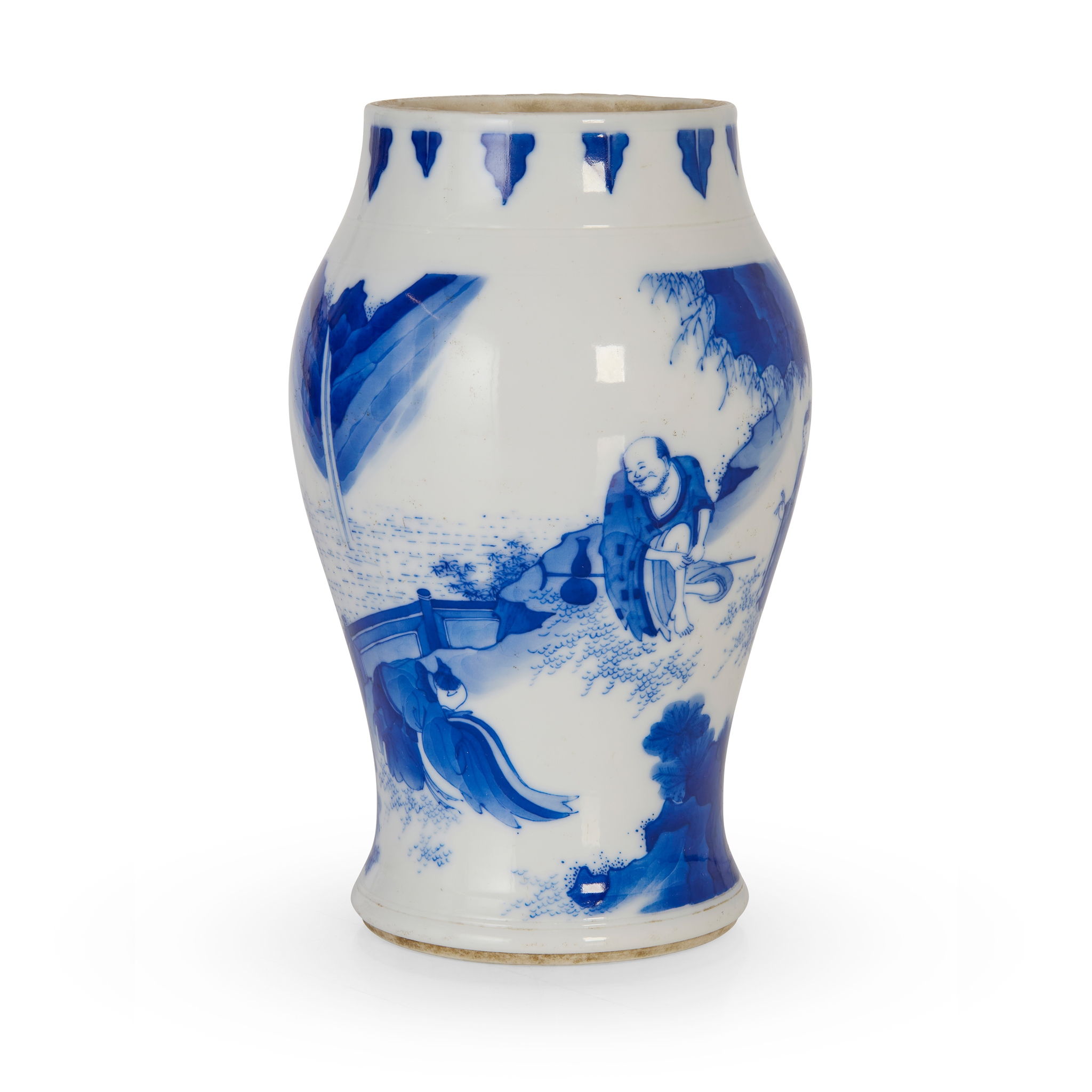 CHINESE BLUE AND WHITE VASE