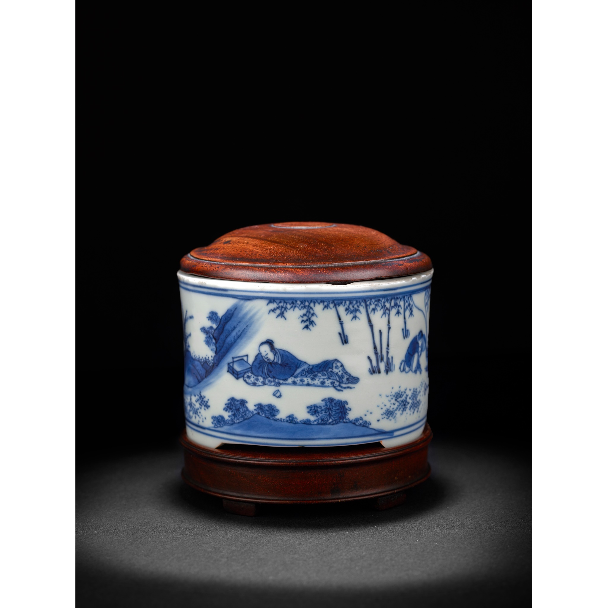 BLUE AND WHITE TRIPOD 'DRUNKEN SCHOLAR' INCENSE BURNER, TONGLU