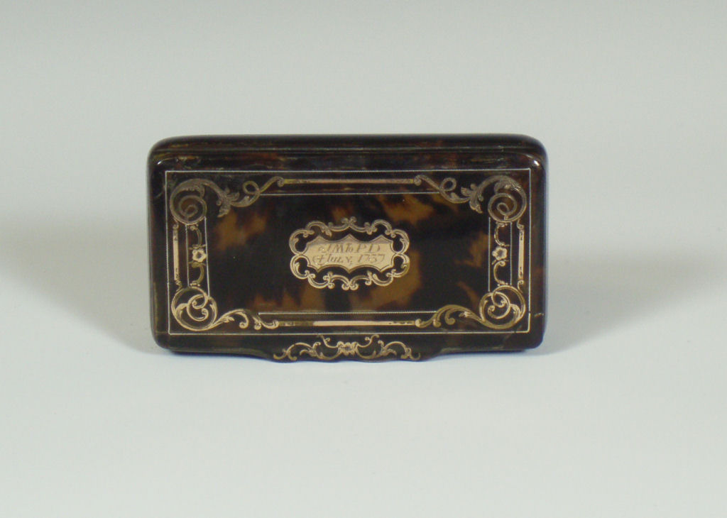 A Georgian tortoiseshell and gold inlaid snuff box