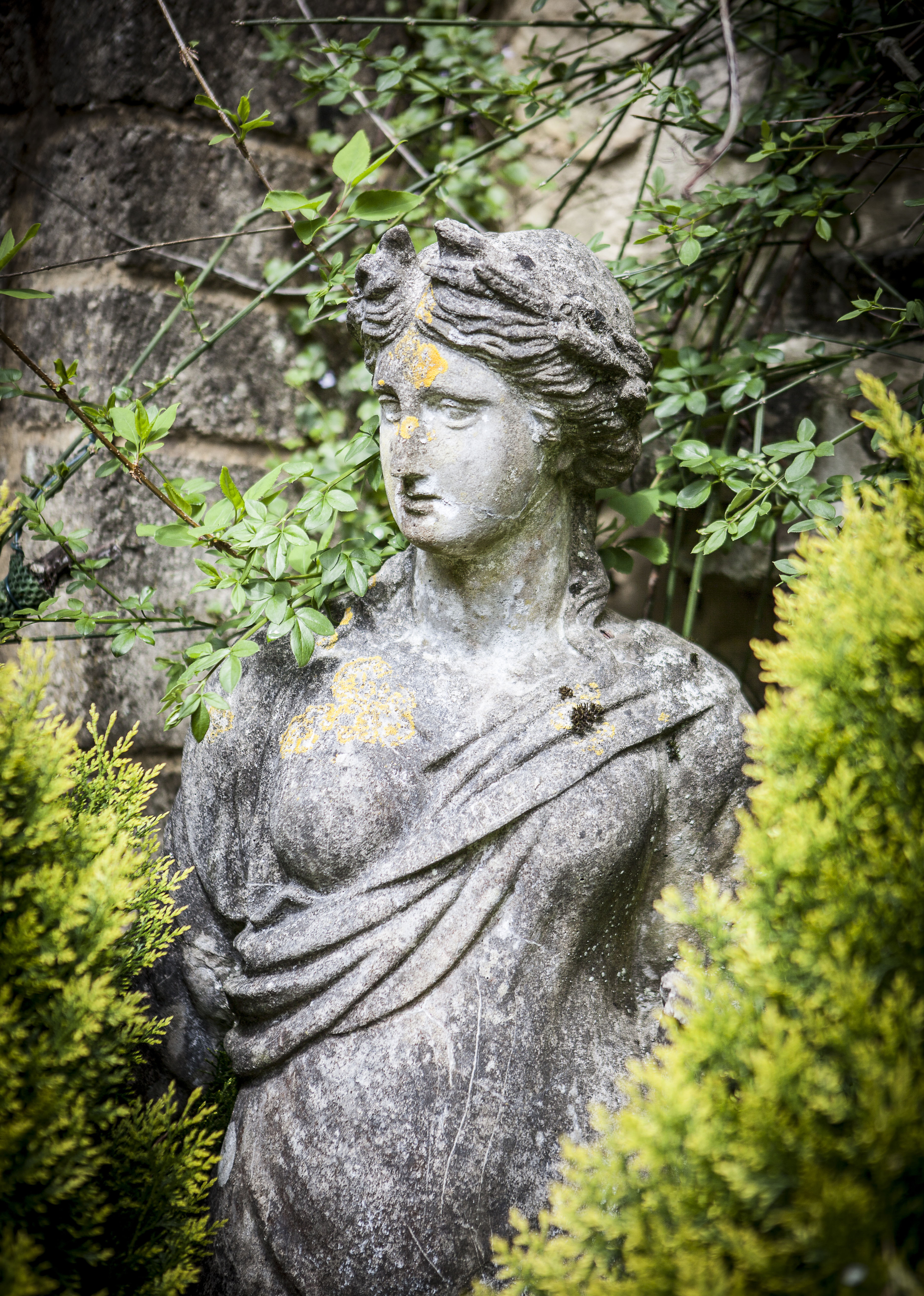 COMPOSITION STONE FIGURE OF DIANA
