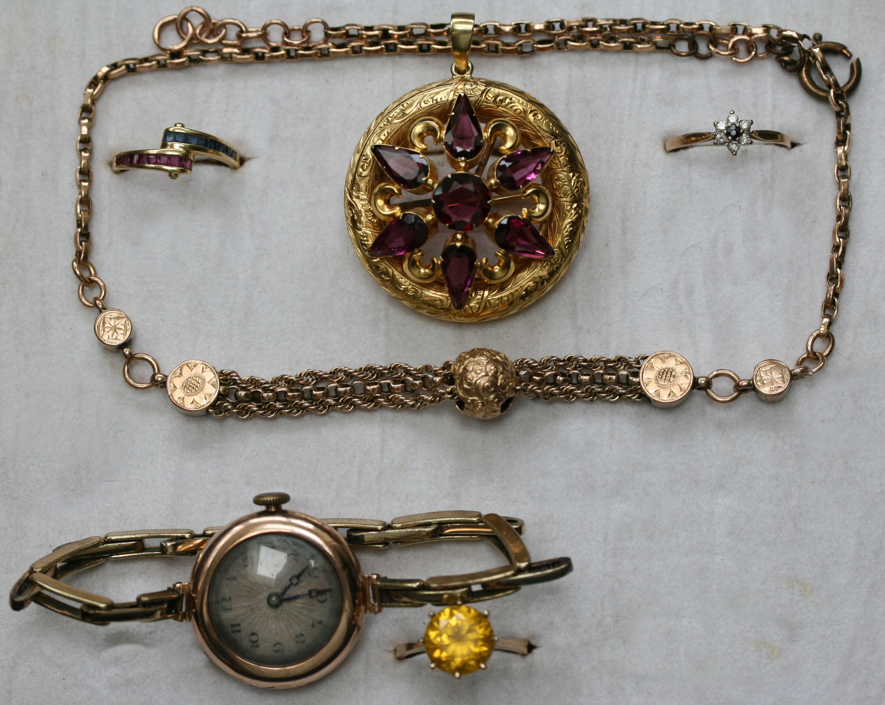 A lady's 9ct gold wrist watch