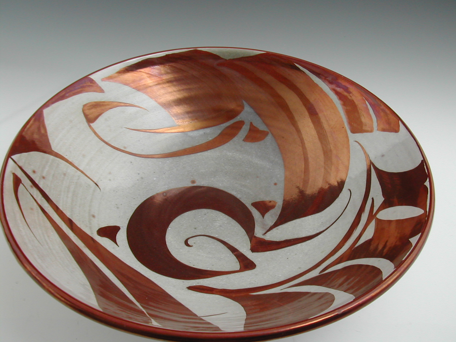 An Aldermarston pottery bowl, by Alan Caiger Smith,