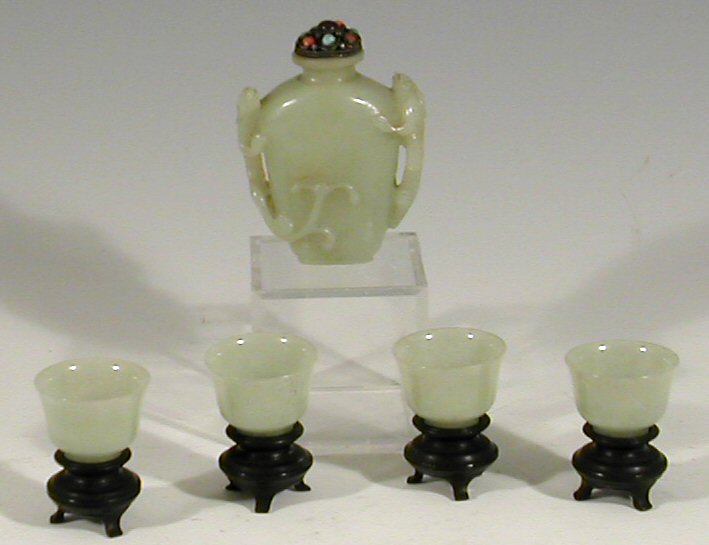 A Chinese carved jade snuff bottle,