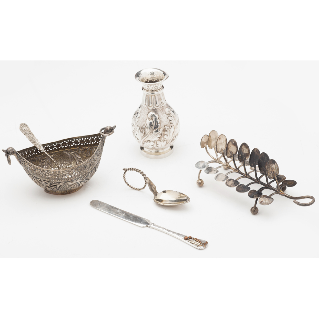 A collection of miscellaneous silver