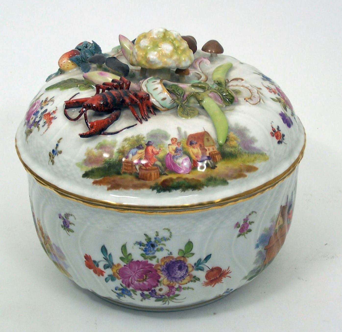 An early 20th century Dresden circular bowl and cover