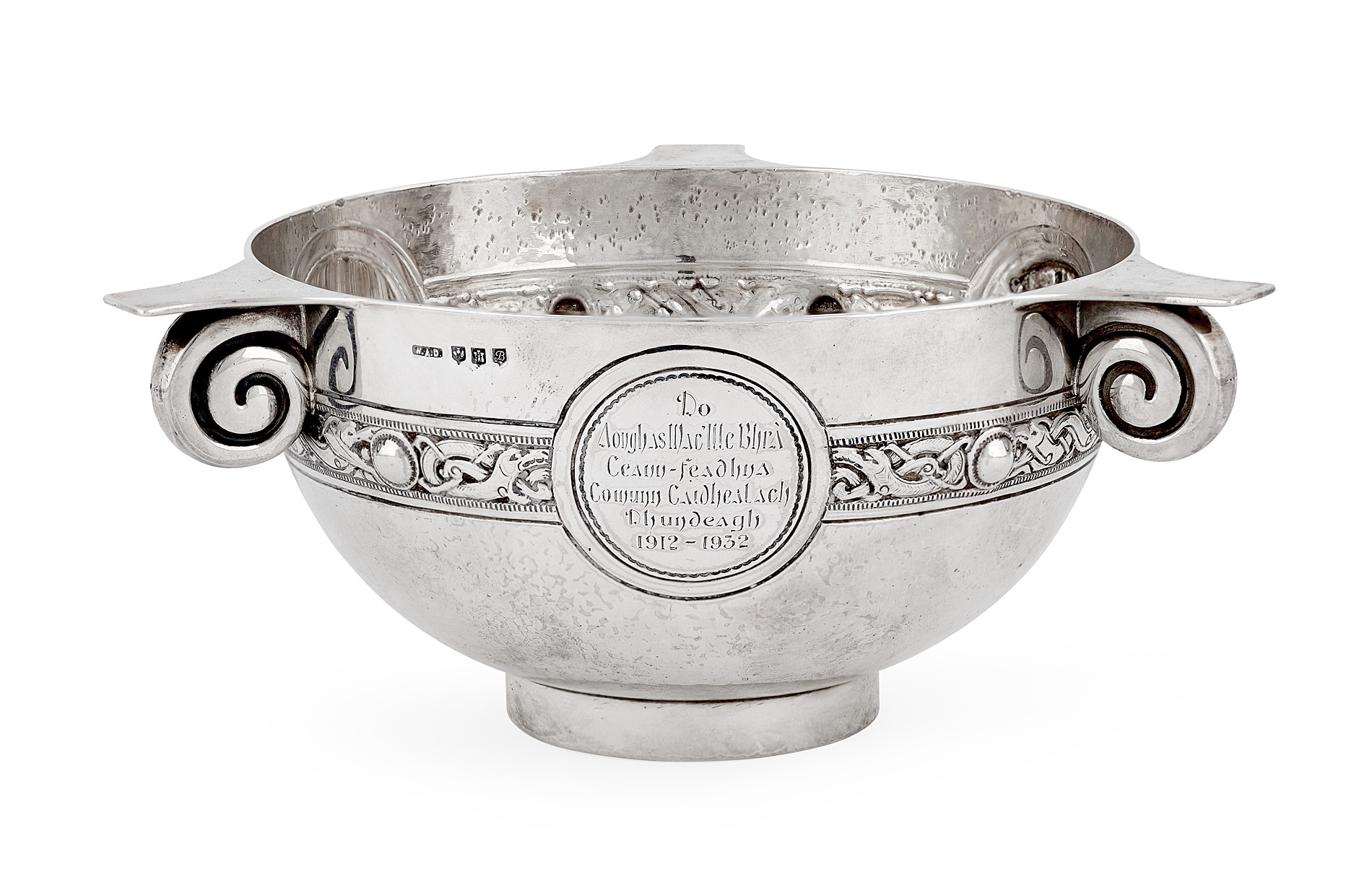 A modern presentation three handled quaich