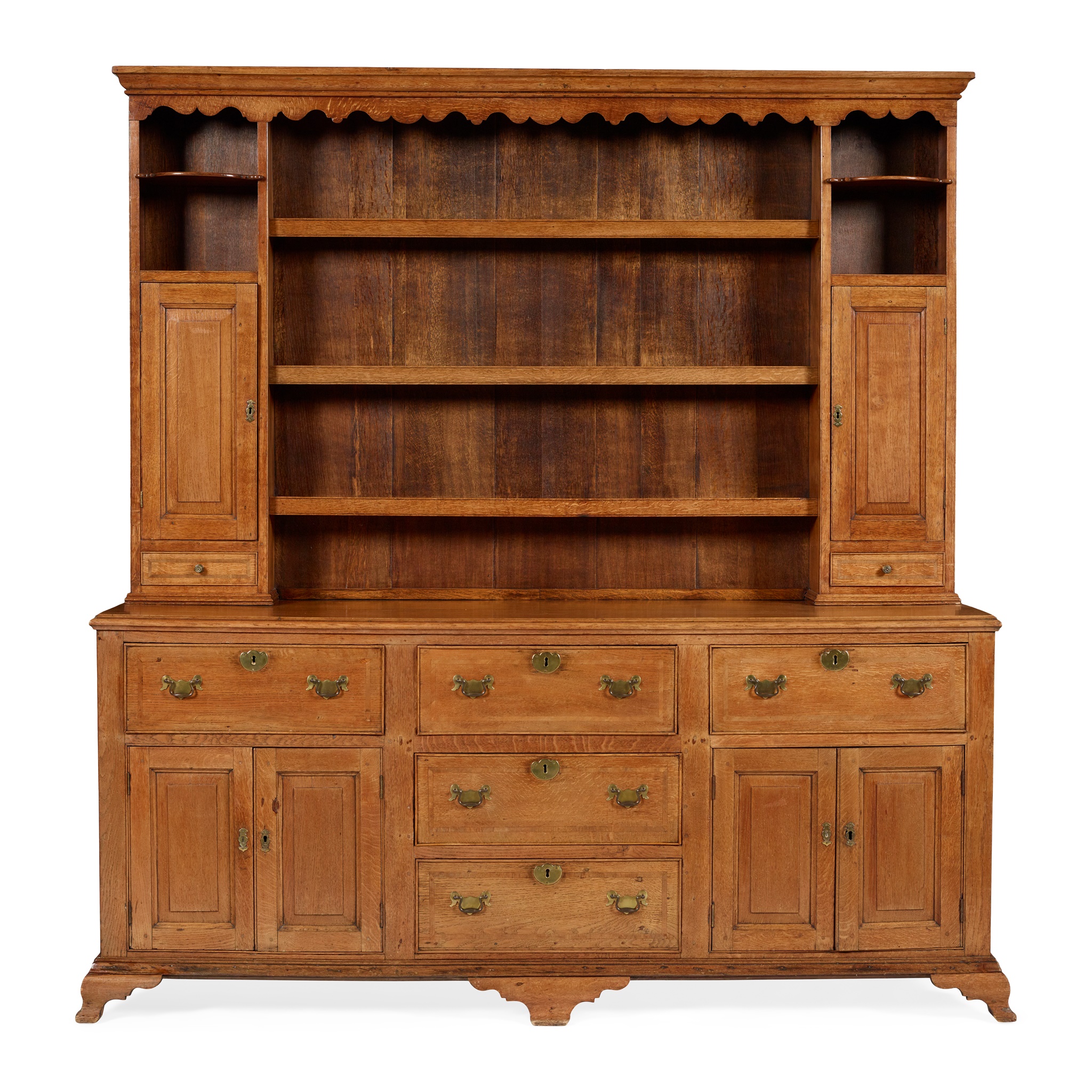LARGE GEORGE III OAK AND FRUITWOOD BANDED DRESSER