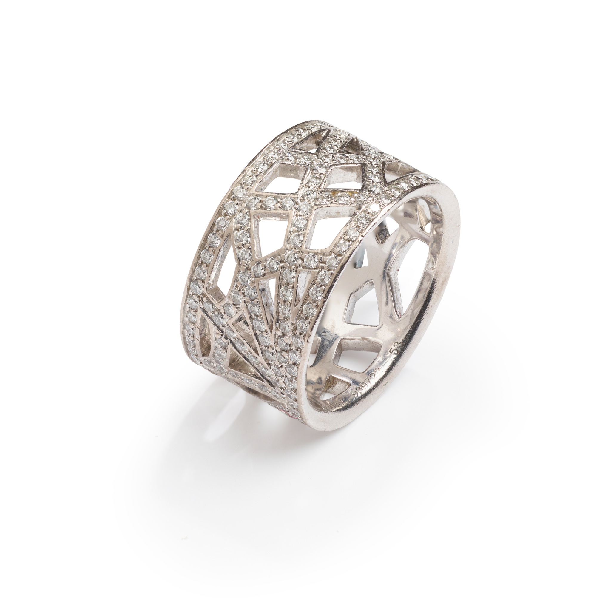 A diamond-set 'Attrape-moi si tu m'aimes' ring, by Chaumet
