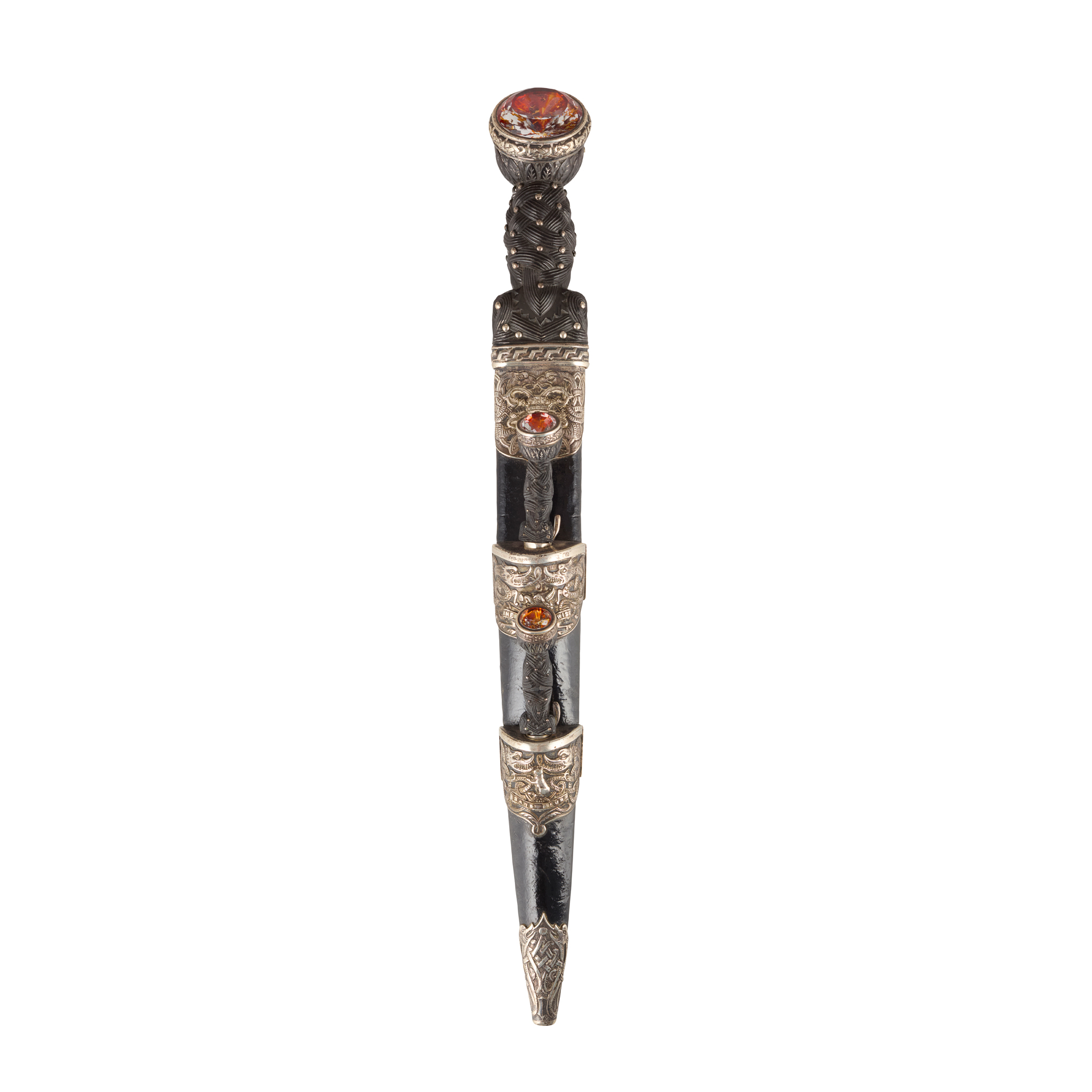 AN EDWARDIAN ARGYLL & SUTHERLAND HIGHLANDERS' OFFICER'S DIRK