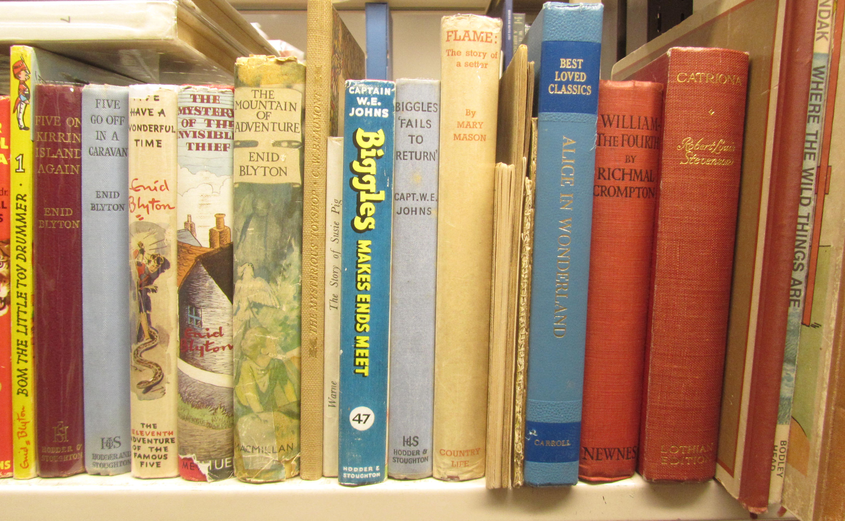 CHILDREN'S BOOKS, 62 VOLUMES