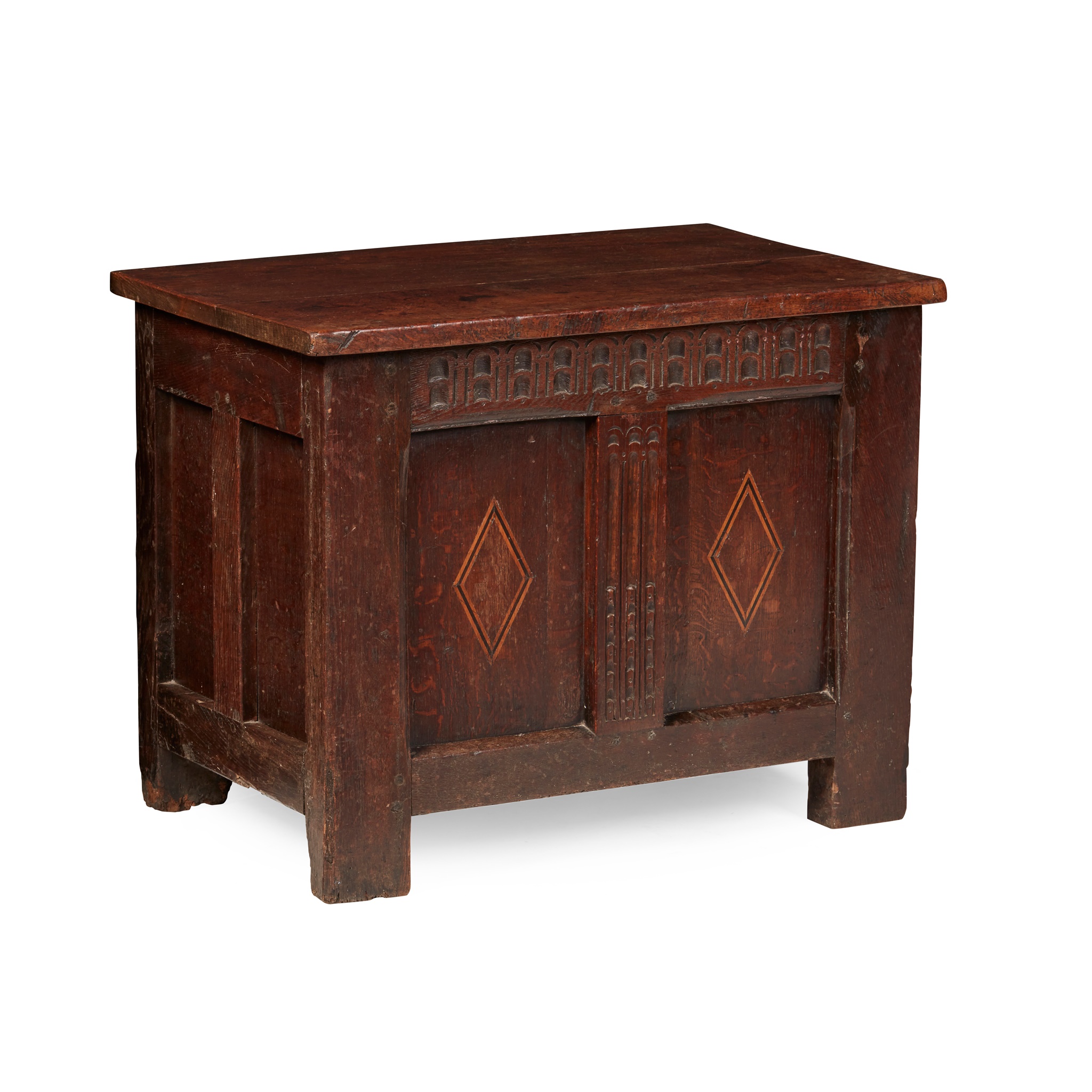 SMALL OAK CHEST