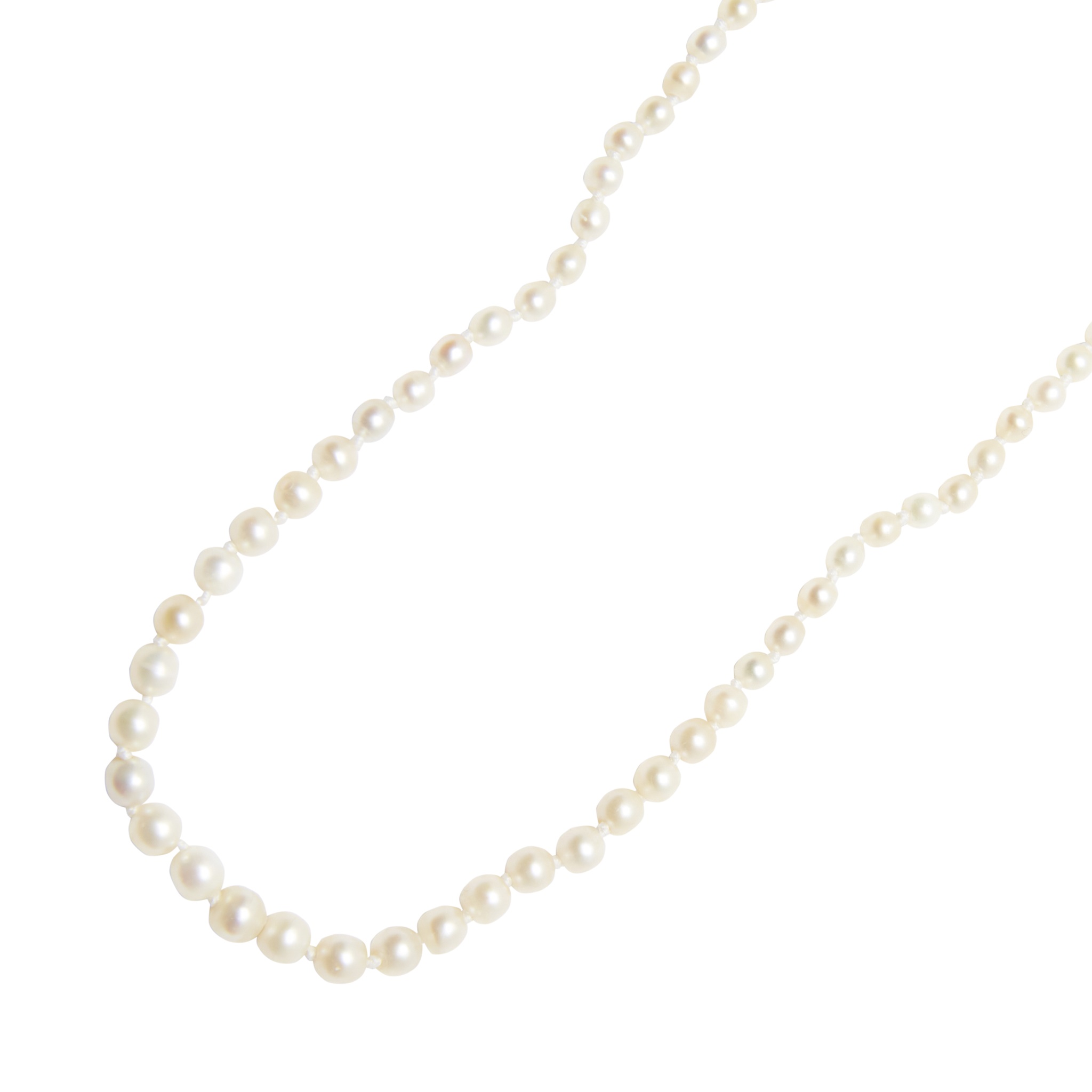 A natural pearl necklace