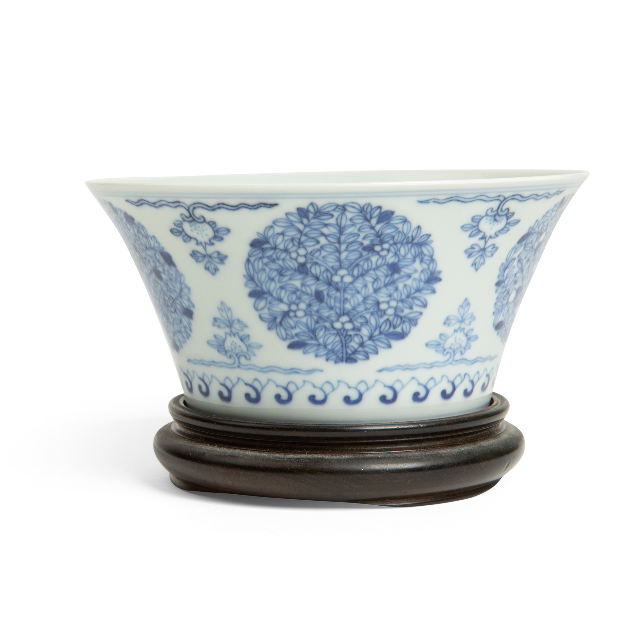 BLUE AND WHITE 'POMEGRANATE' MEDALLION BOWL