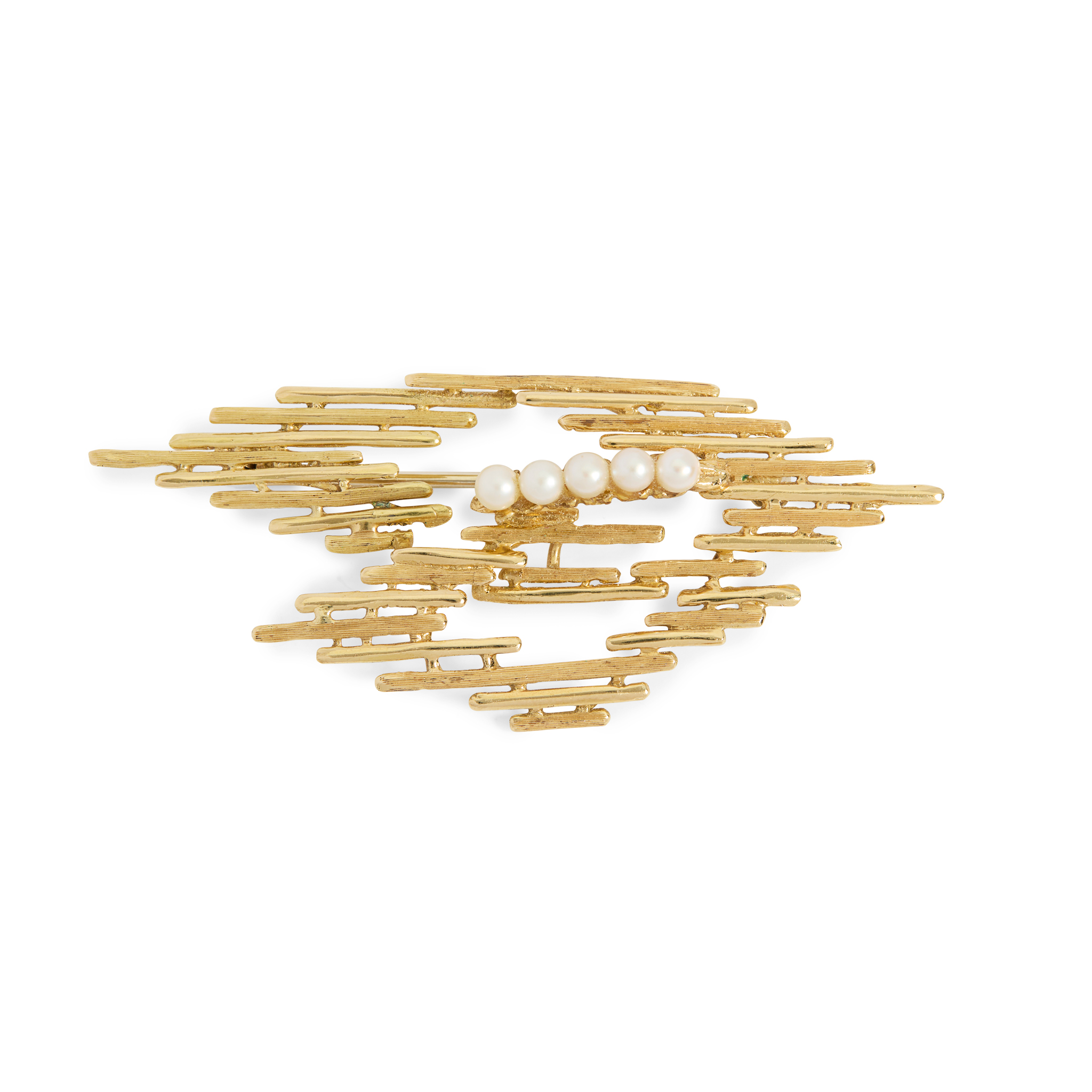 A 1960s 18ct gold pearl brooch