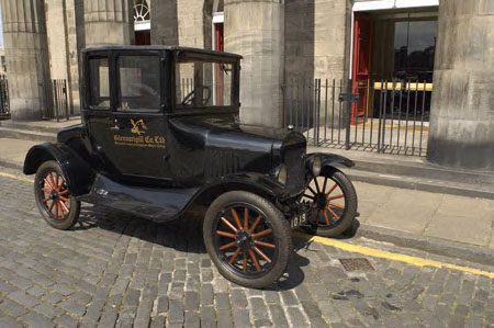 FORD MODEL T COUPE. Bears Registration plate EL 1049