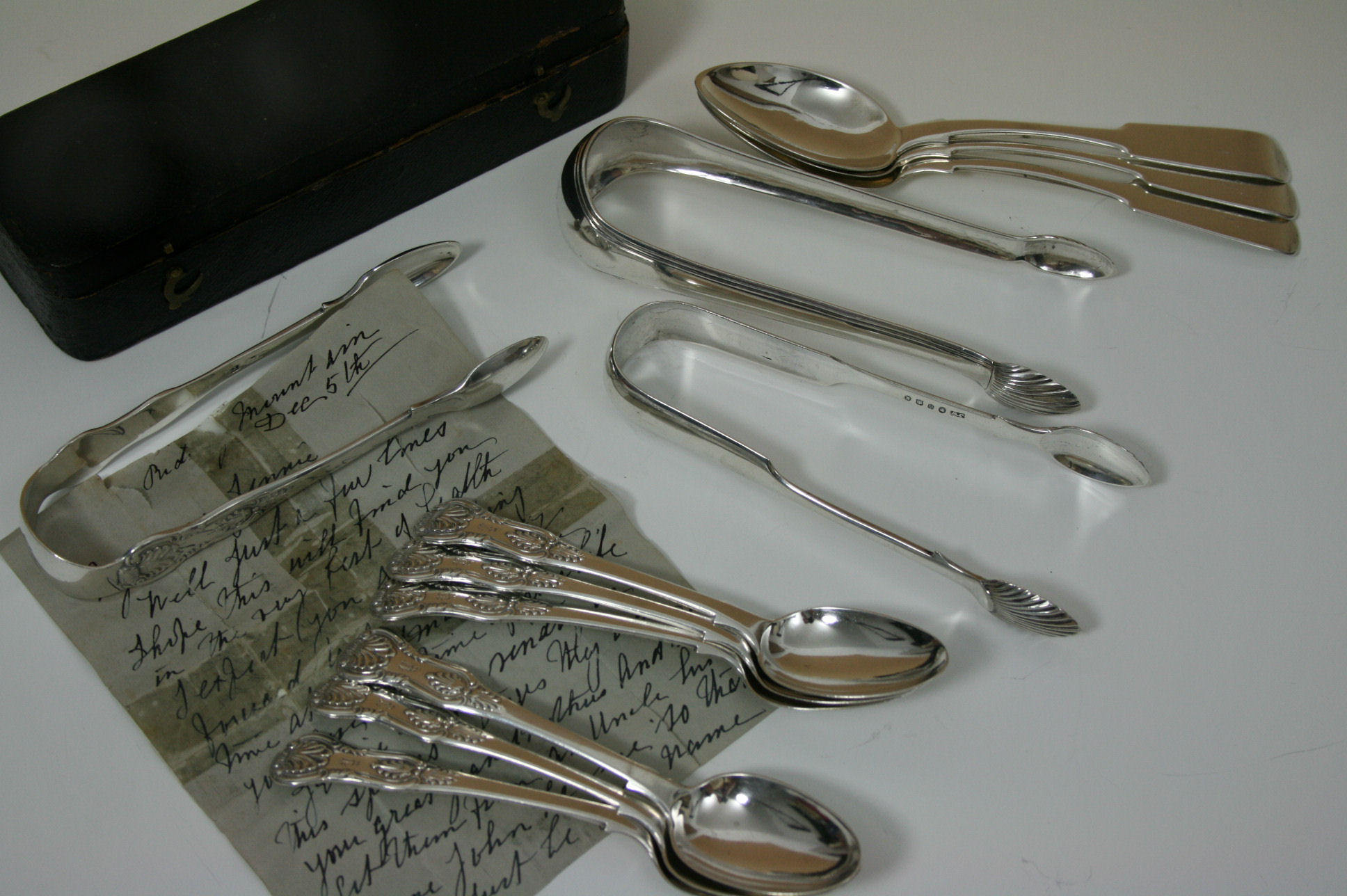 Aberdeen - a set of six Queens pattern teaspoons and matching tongs