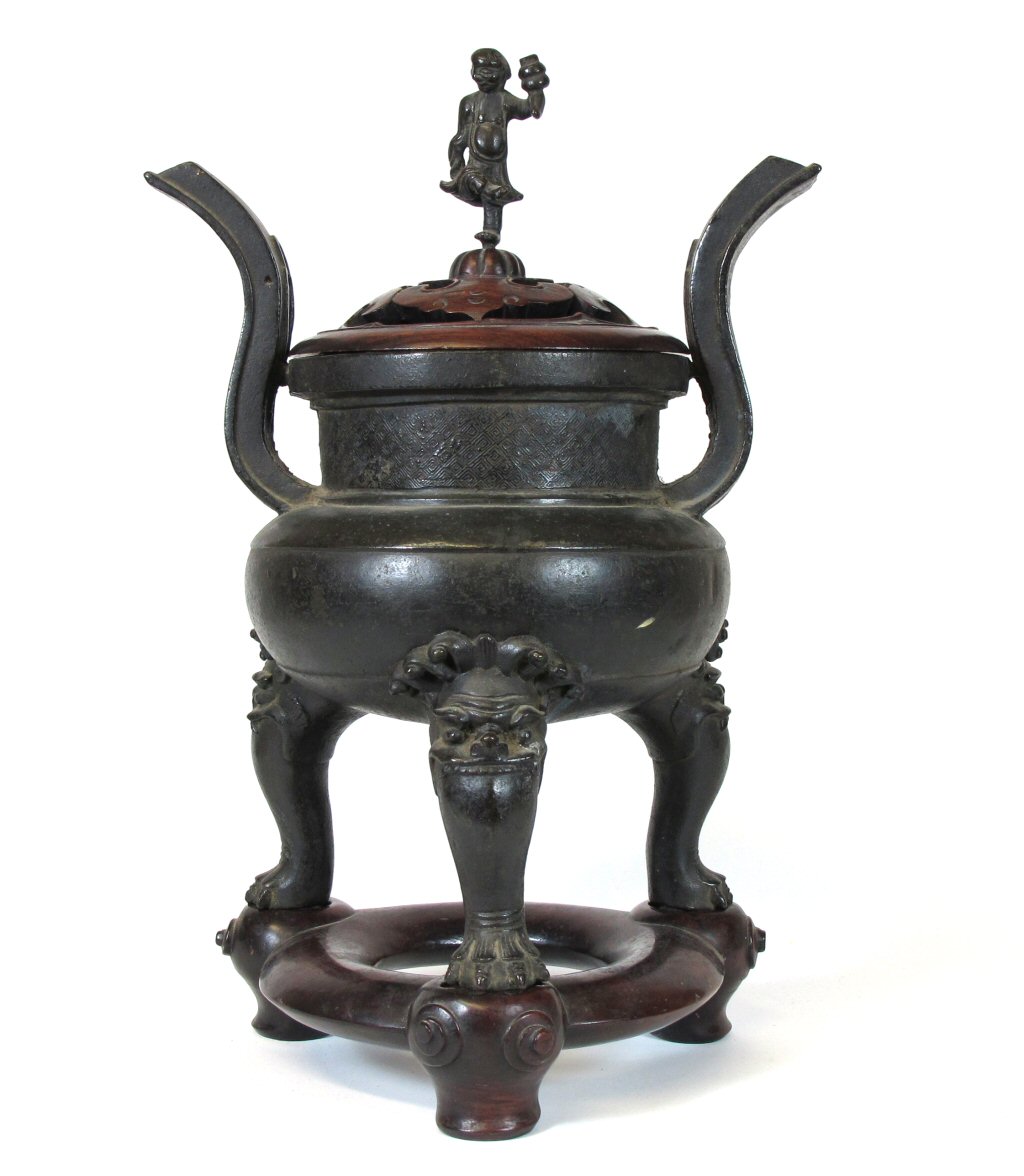 A 19th century Chinese bronze censer