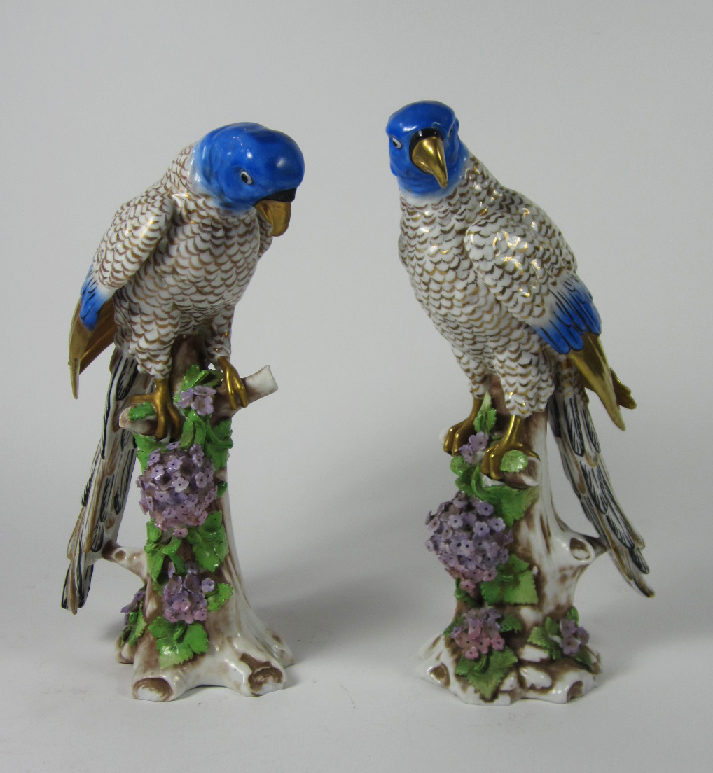PAIR OF SAMSON PORCELAIN PARROTS