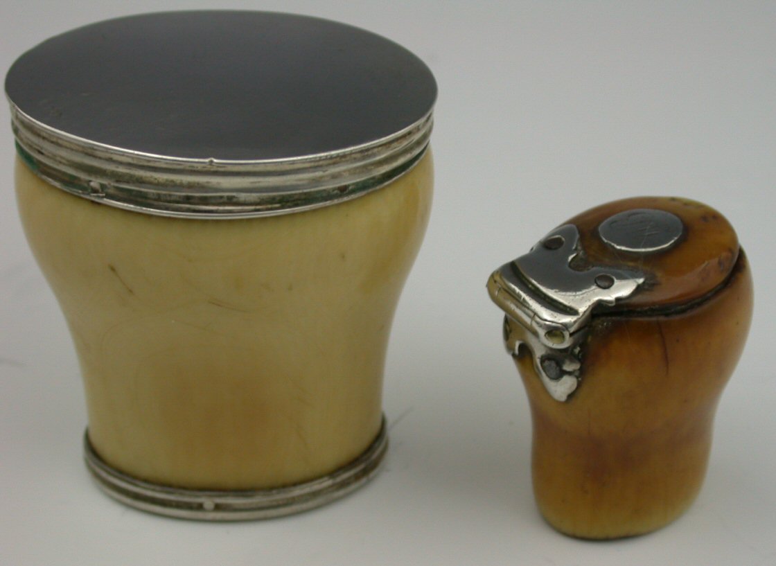 An ivory capstan snuff mull
