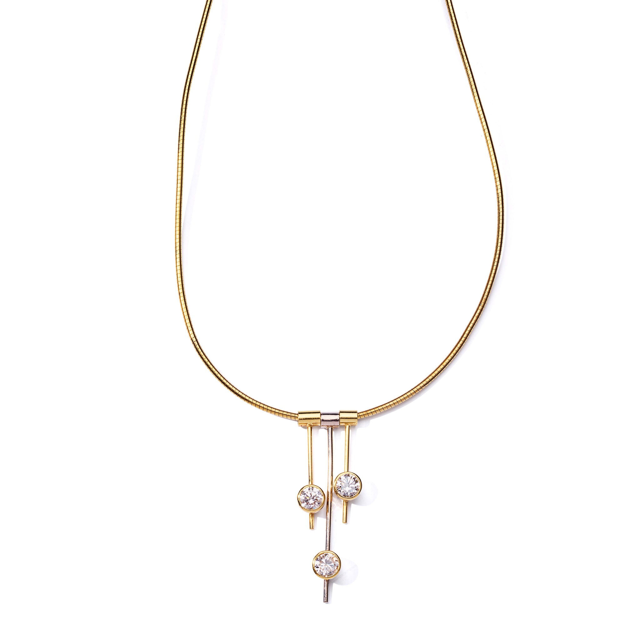 A diamond pendant necklace