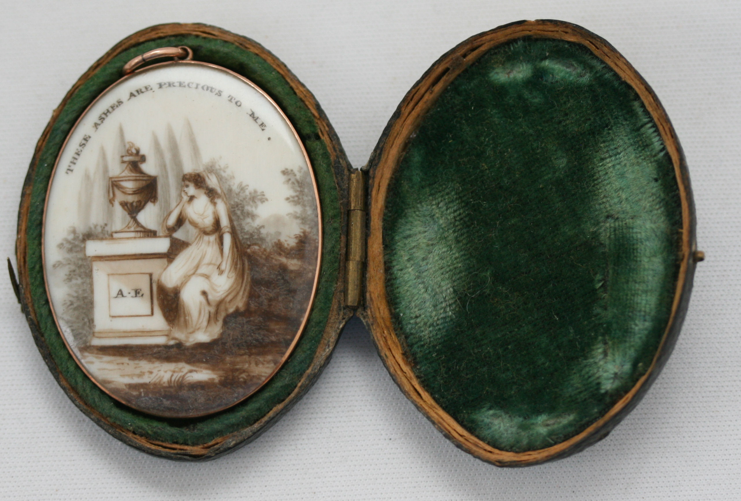 A good early 19th century Momento Mori pendant