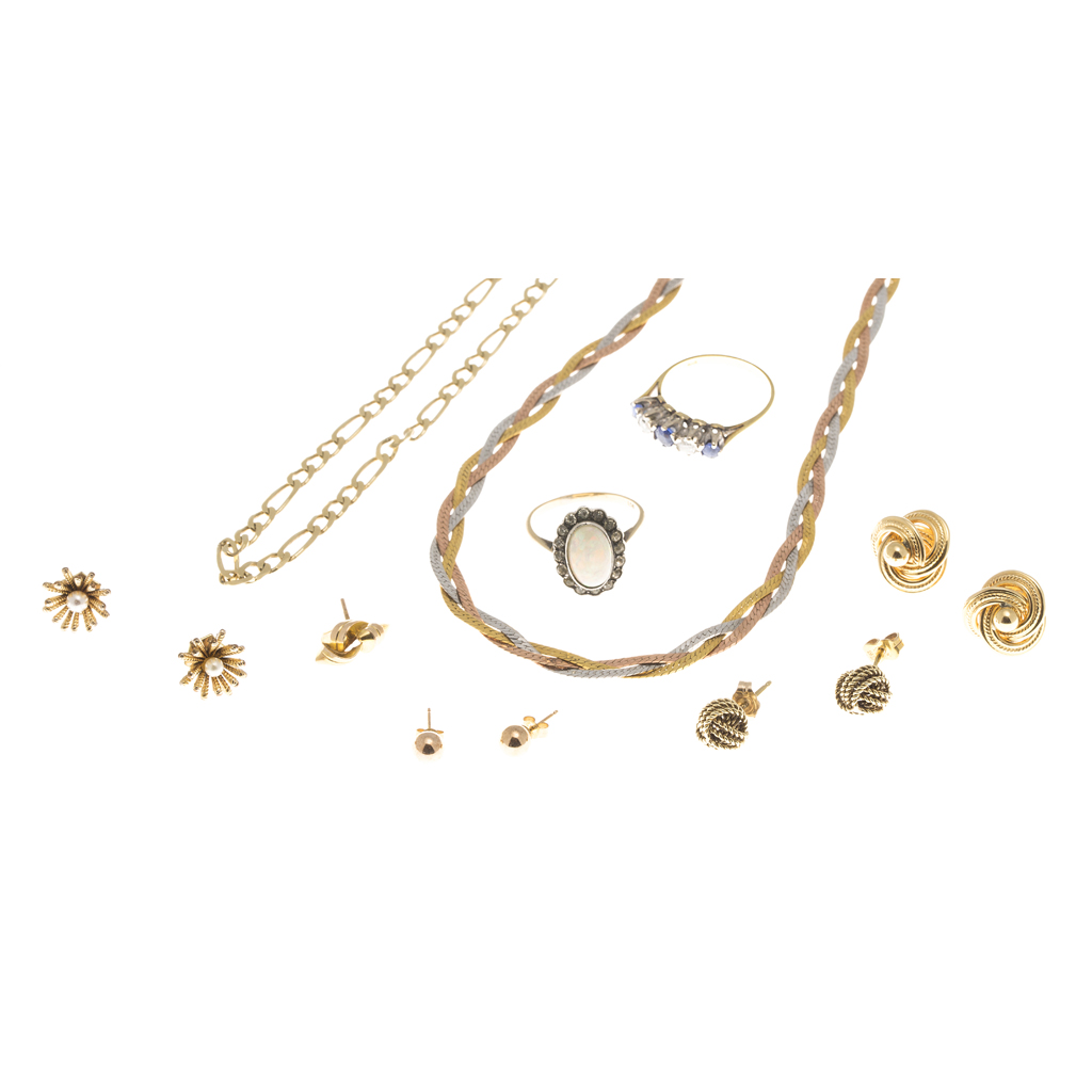 A collection of jewellery