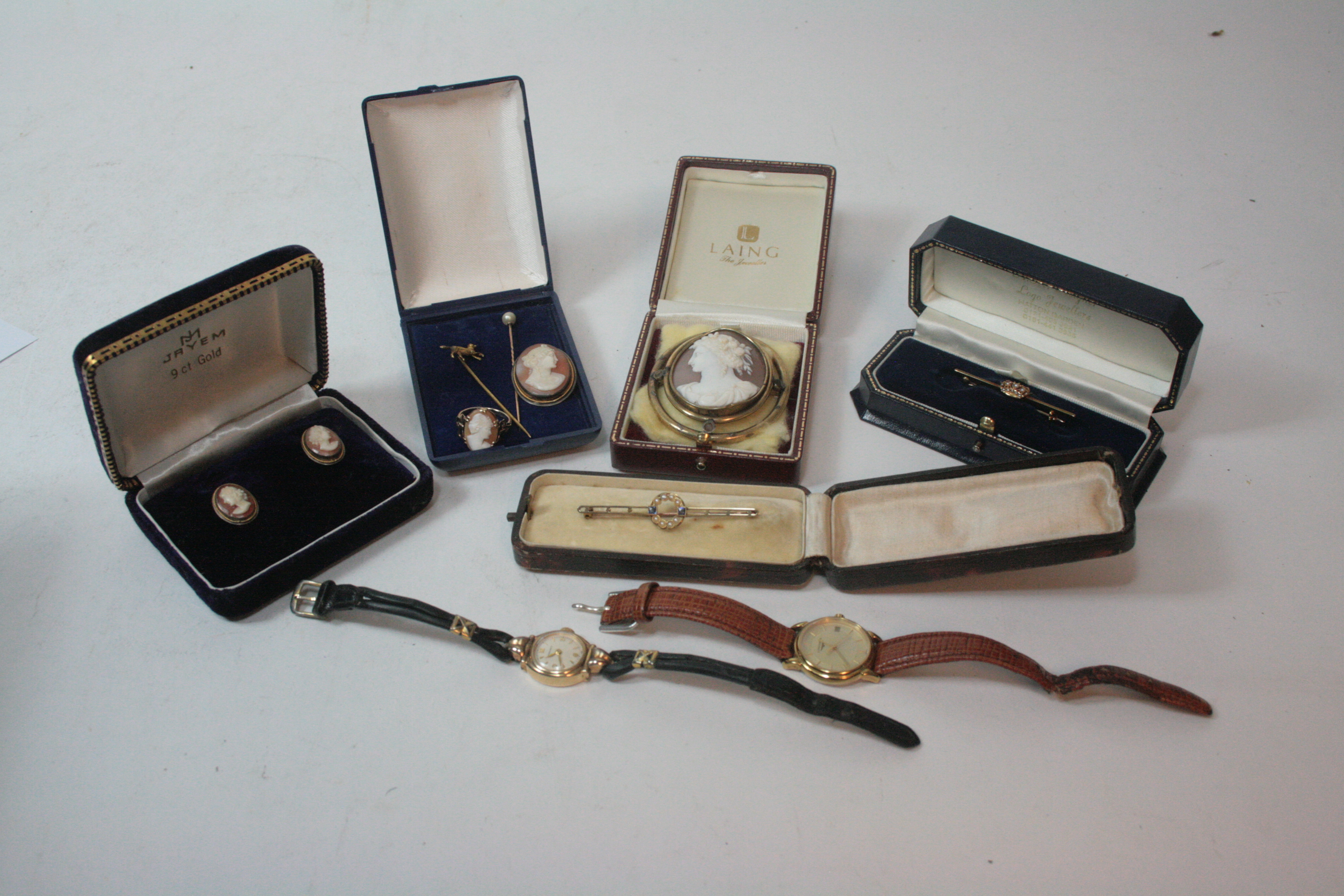 A collection of jewellery