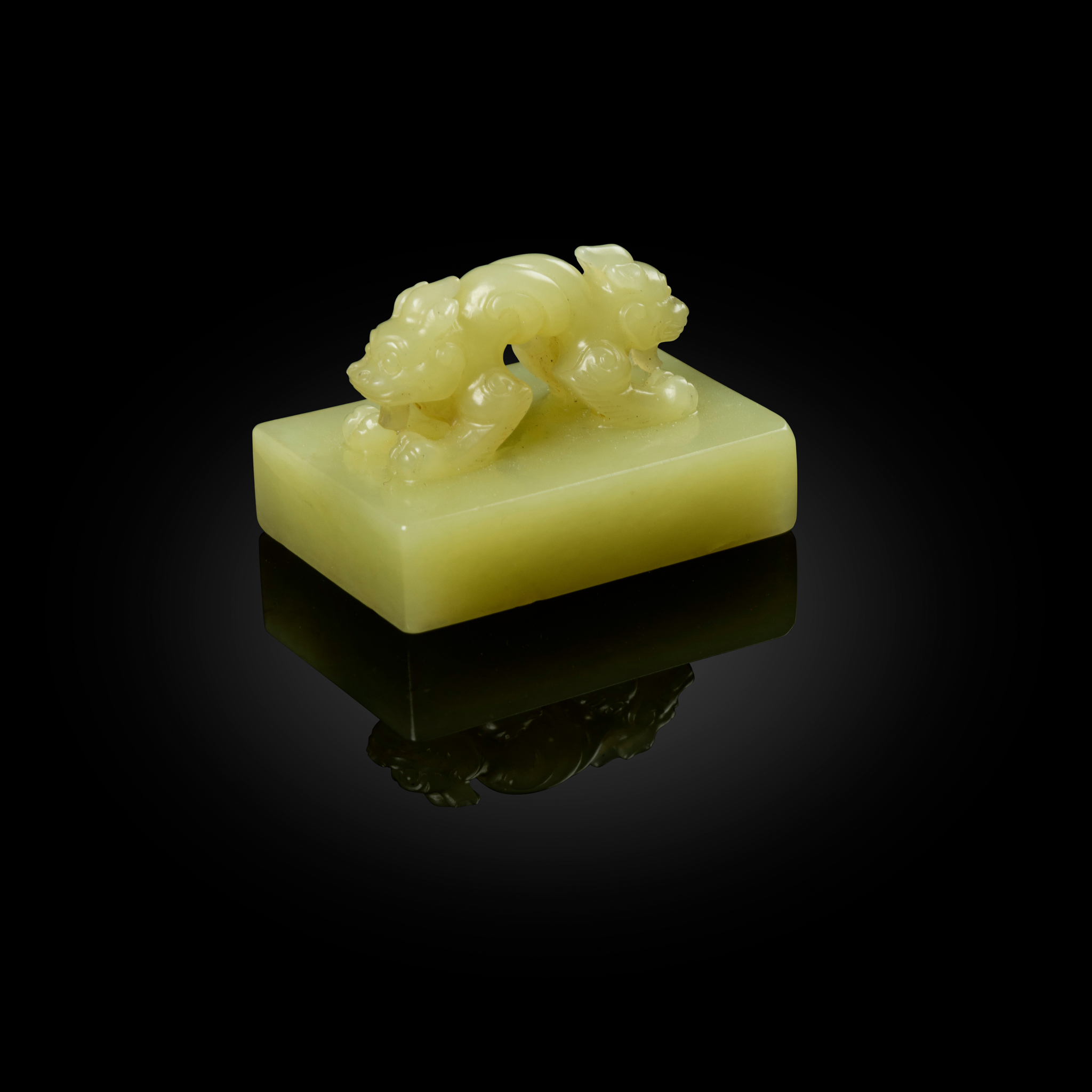 CHINESE YELLOW JADE CARVED 'DOUBLE-DRAGON' SEAL