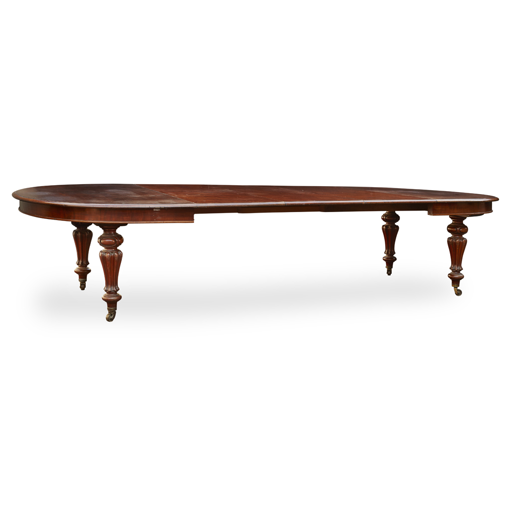 VICTORIAN MAHOGANY EXTENDING DINING TABLE